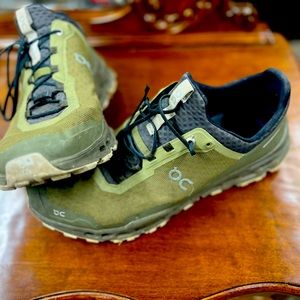 Men’s on cloud Shoes size 12